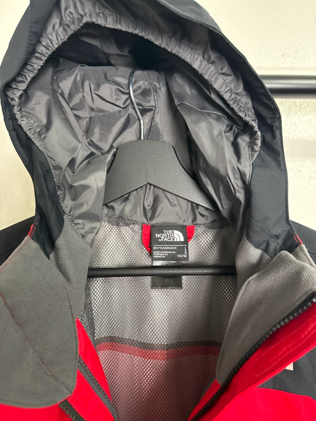 The North Face Boys Red & Black DryVent Jacket - Size L - photo 4
