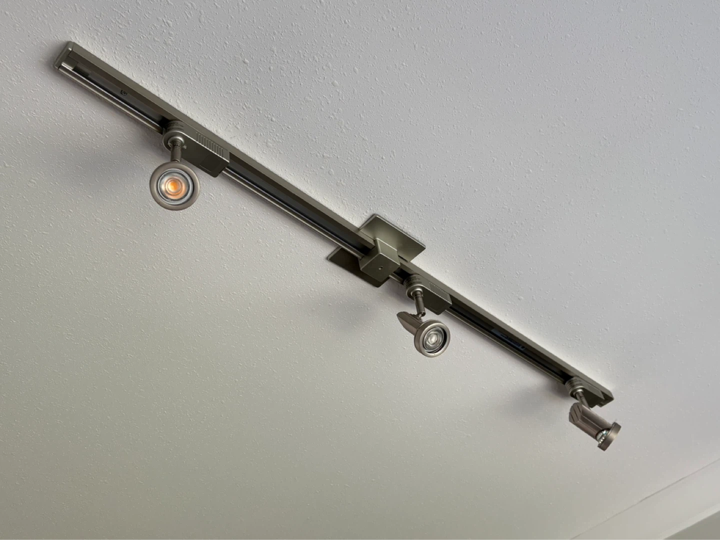 3-Light Track Lighting Fixture - photo 2