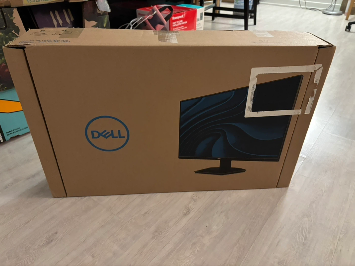 Dell 32" 4K UHD Monitor SE3223Q - photo 3