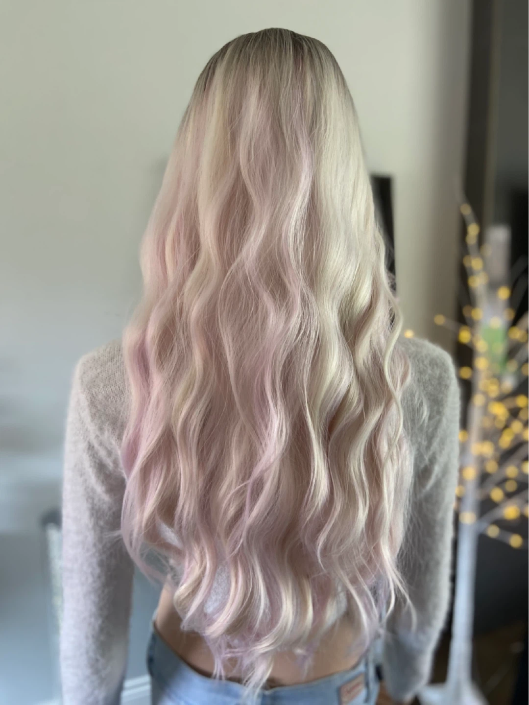 NWOT: Long Wavy Platinum Blonde & Ice Pink Ombré Synthetic Wig - photo 3