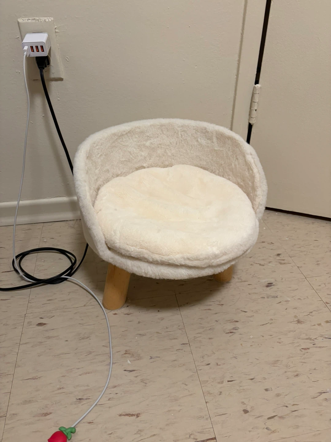 Cream Plush Cat Bed Chair