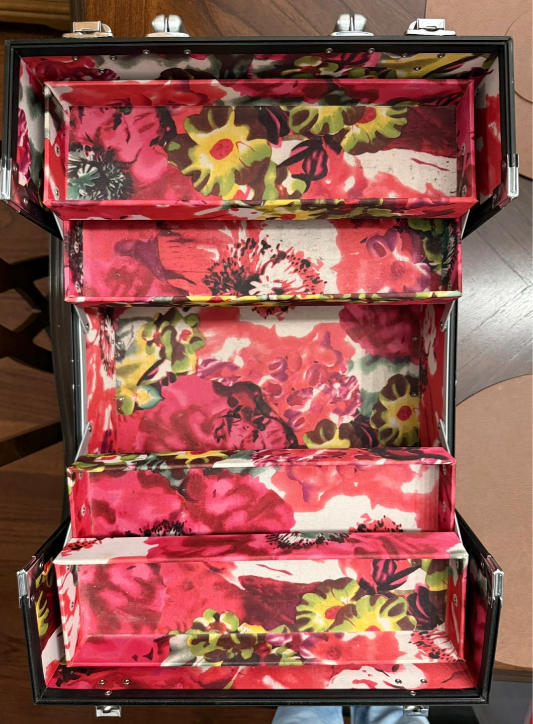 SOHO Makeup Train Case - photo 3