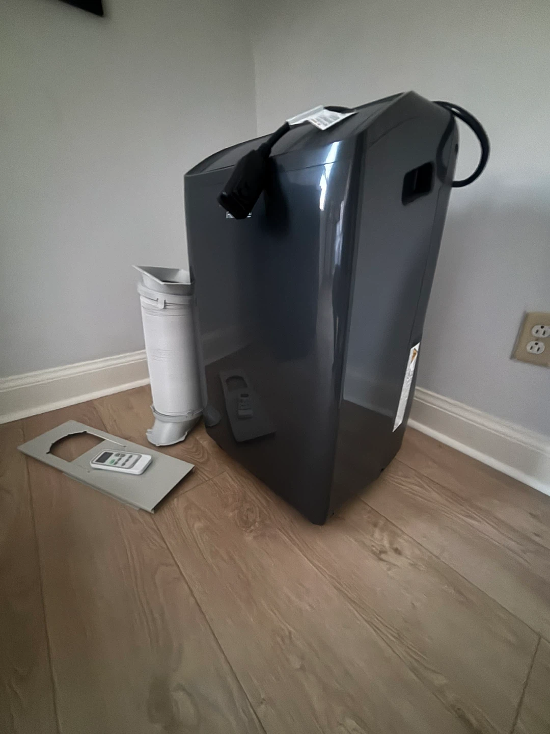 Hisense Portable Air Conditioner with Remote - photo 2