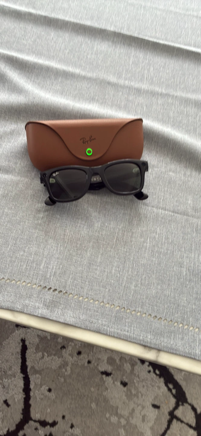 Ray-Ban Wayfarer Sunglasses - photo 3