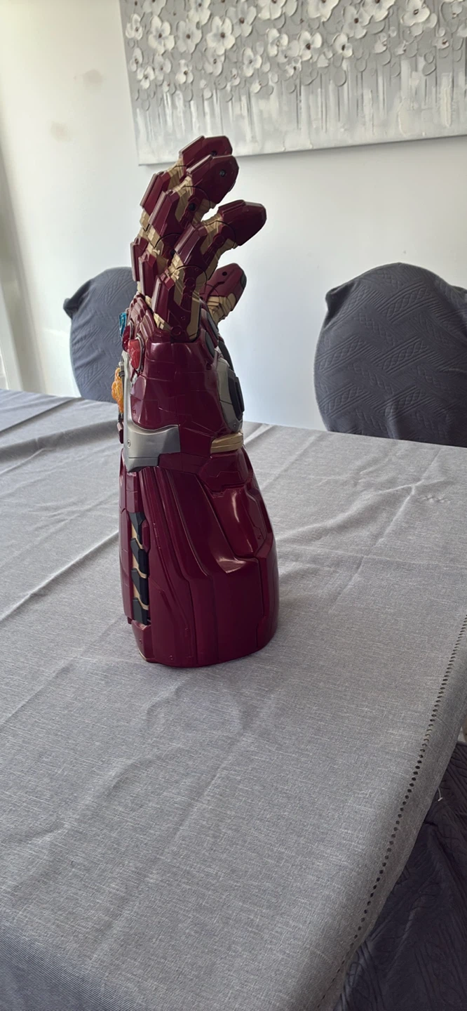 Iron Man Infinity Gauntlet Toy - photo 2