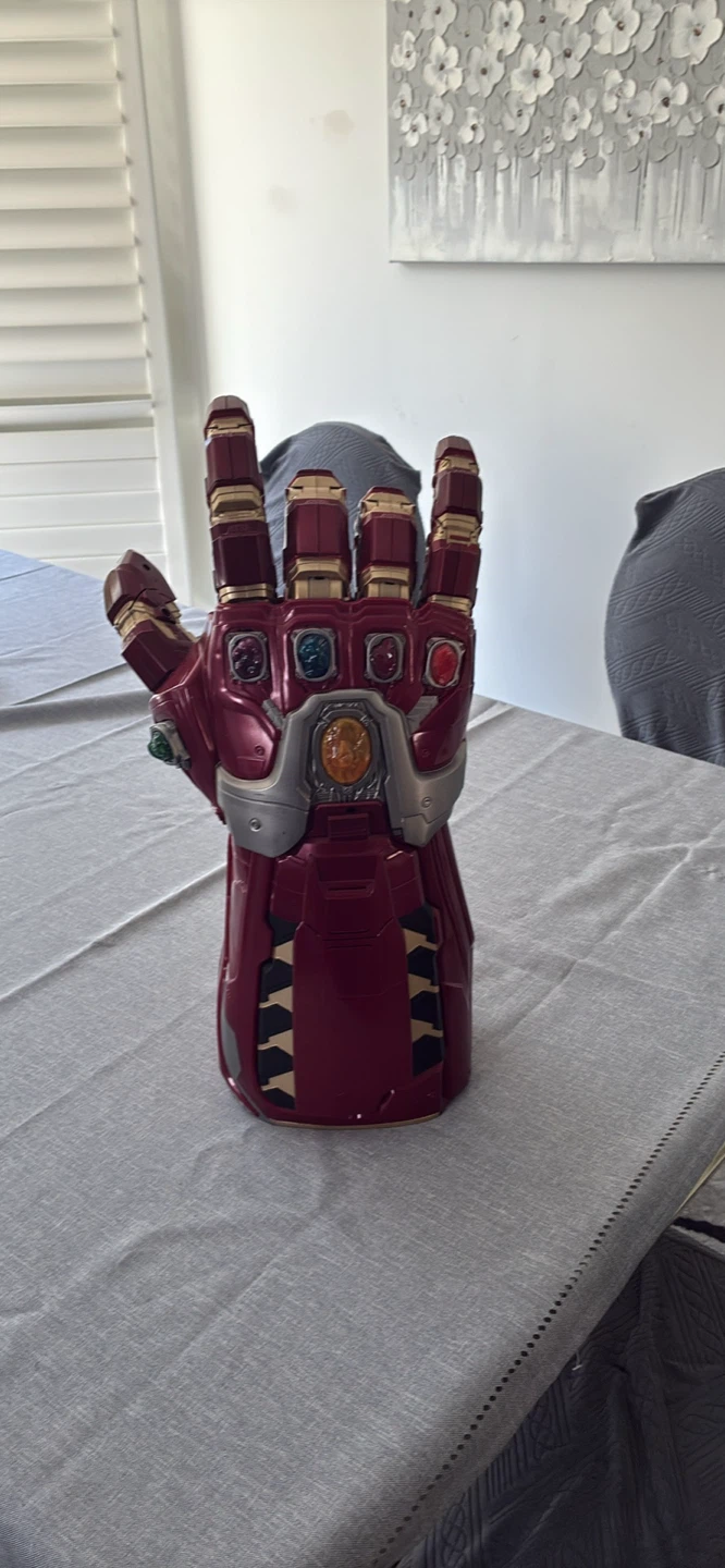Iron Man Infinity Gauntlet Toy - photo 4