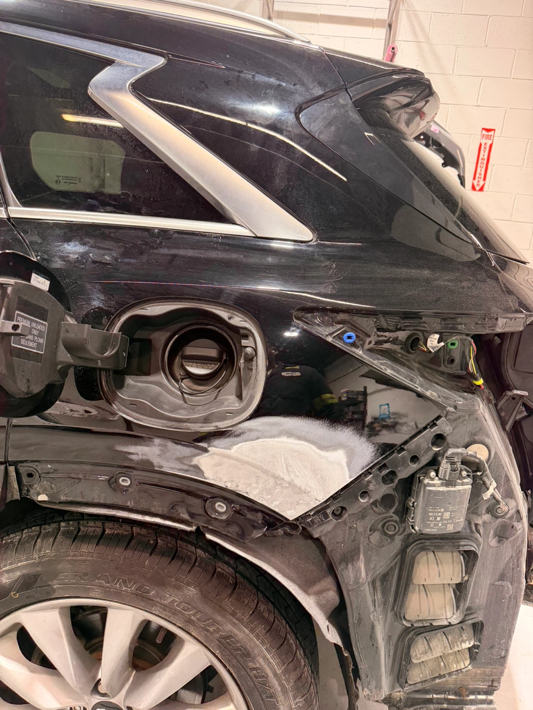 Infiniti Car Body Panel Repair