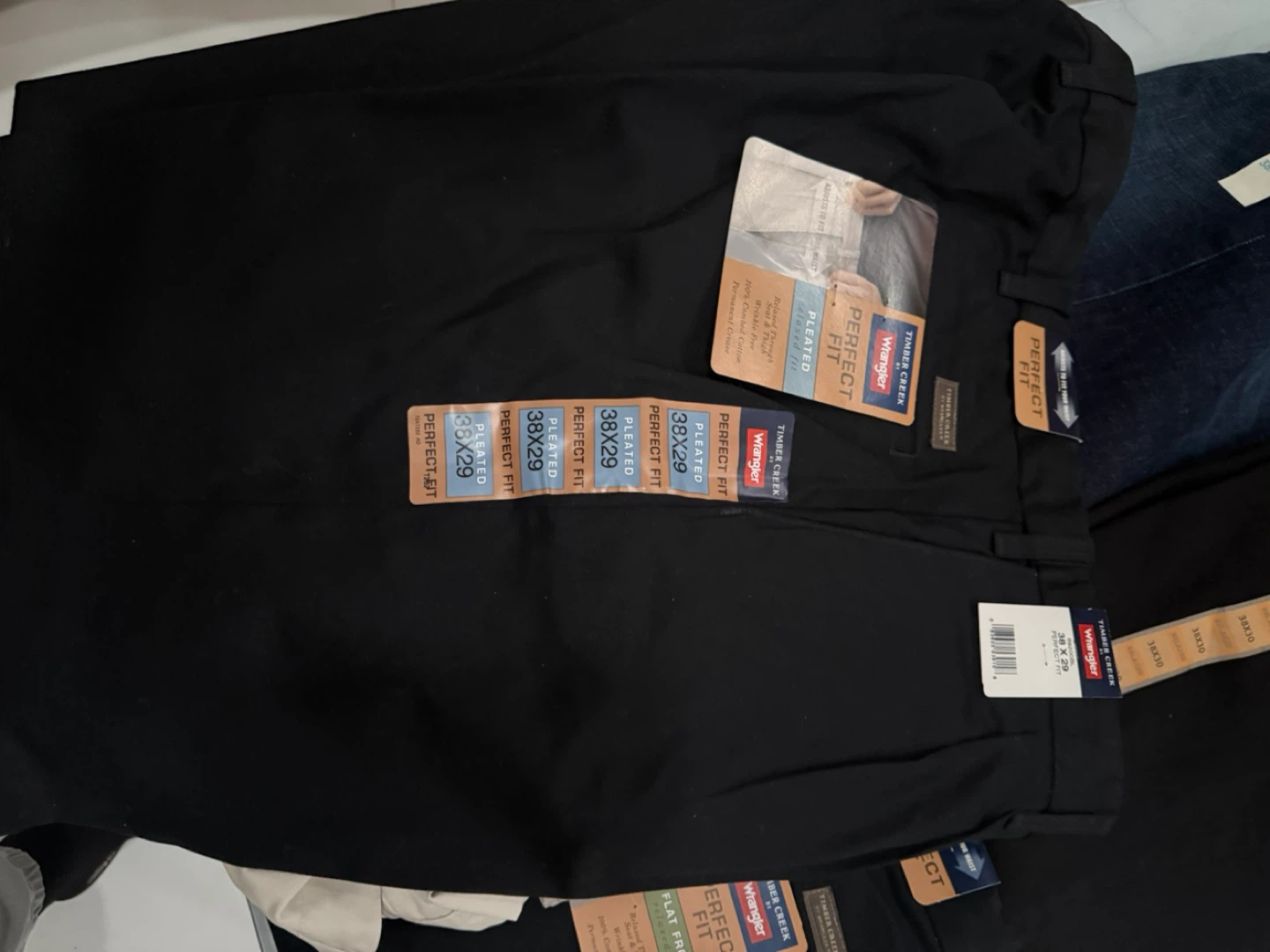 Jean .   Men 38x30.  W38 L29.   men's jeans. W36 L29.