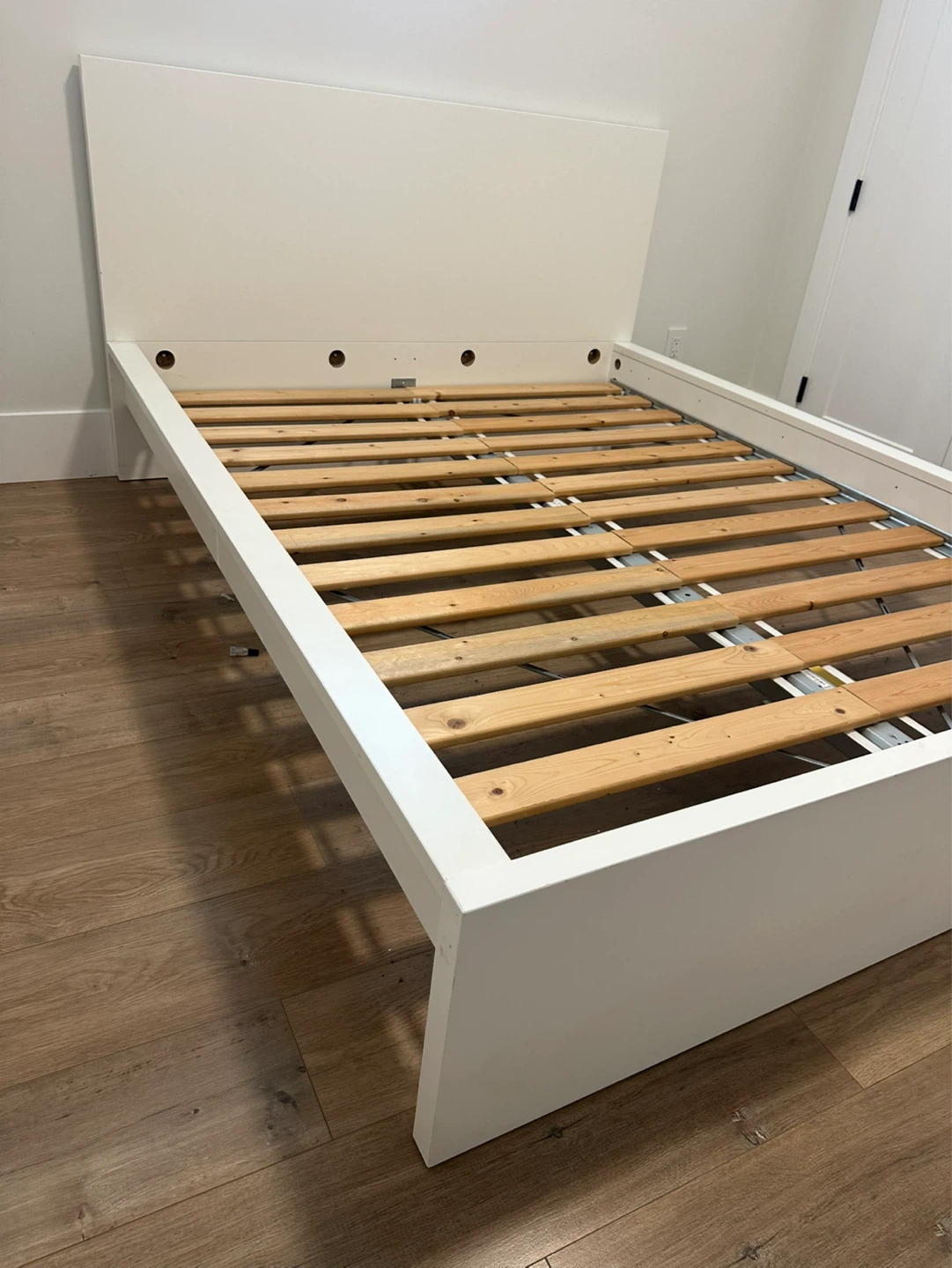 Ikea Queen malm bed frame *FREE DELIVERY - photo 3