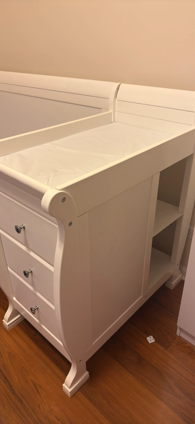 White Convertible Baby Crib with Changing Station - photo 3