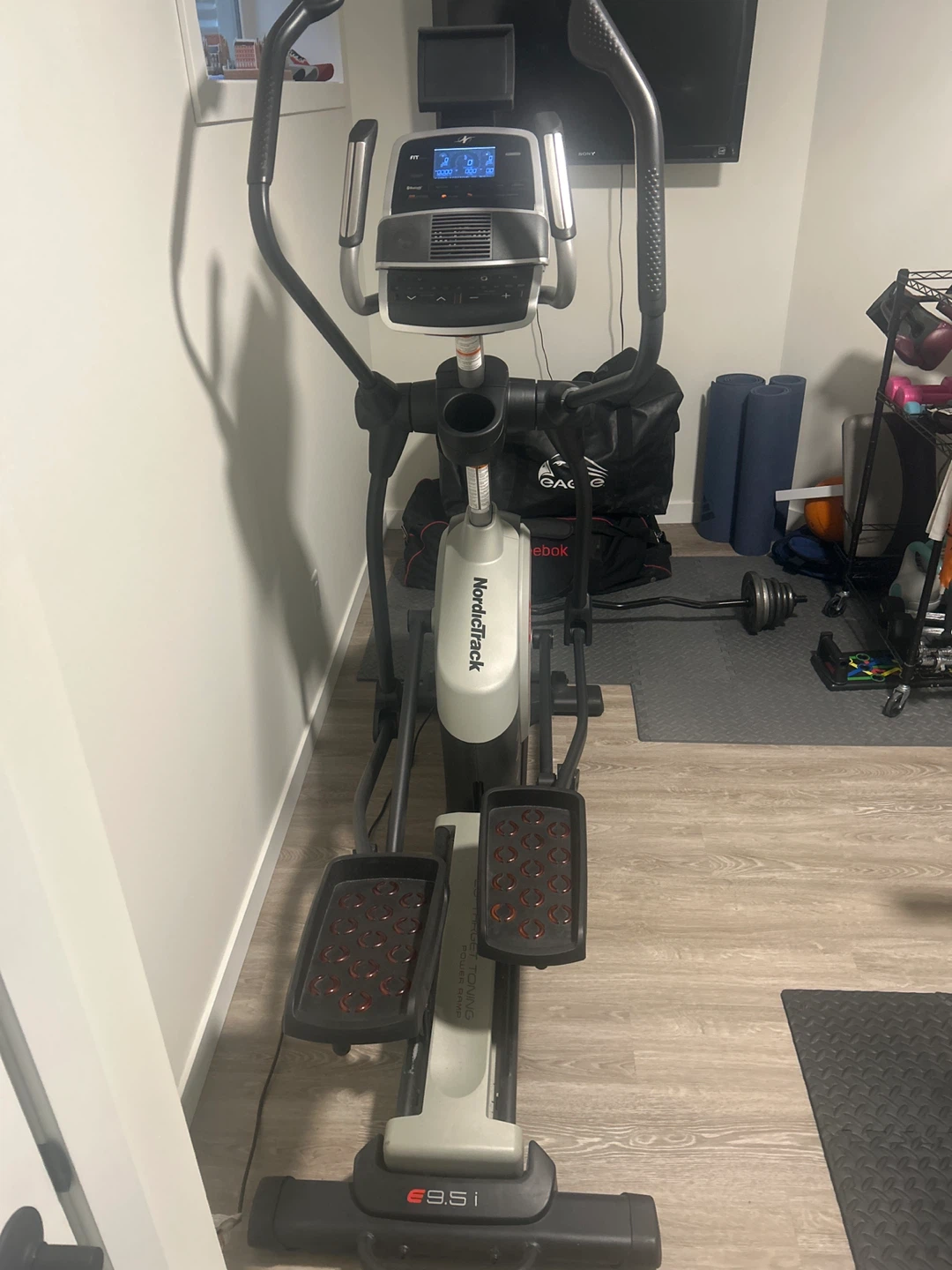 NordicTrack E9.5i Elliptical Trainer - photo 2