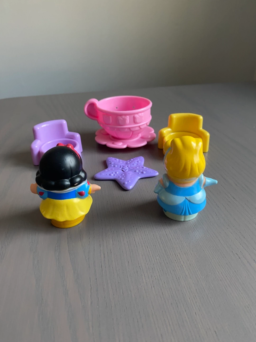 Fisher Price Little People Disney Snow White & Aurora Figures - photo 2