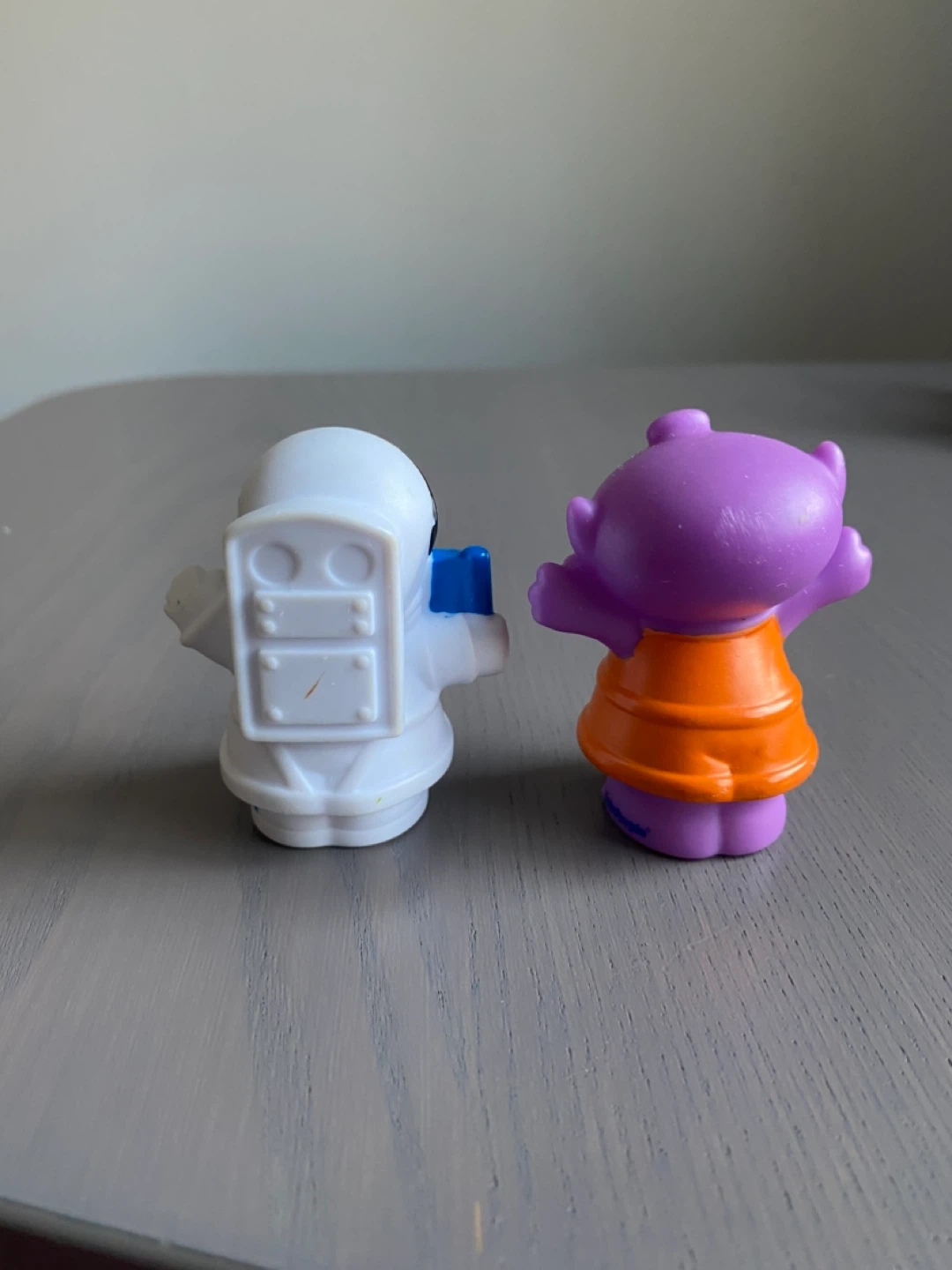 Fisher Price Little People Astronaut and Purple Alien Figure - photo 2