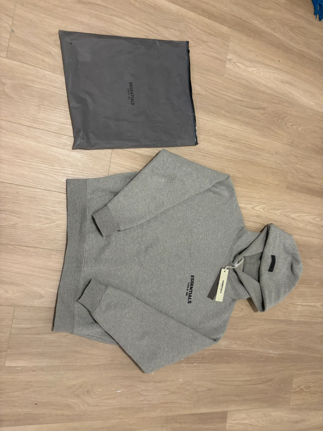 9 days used ESSENTIALS  Grey Hoodie with tag and dust bag - photo 4