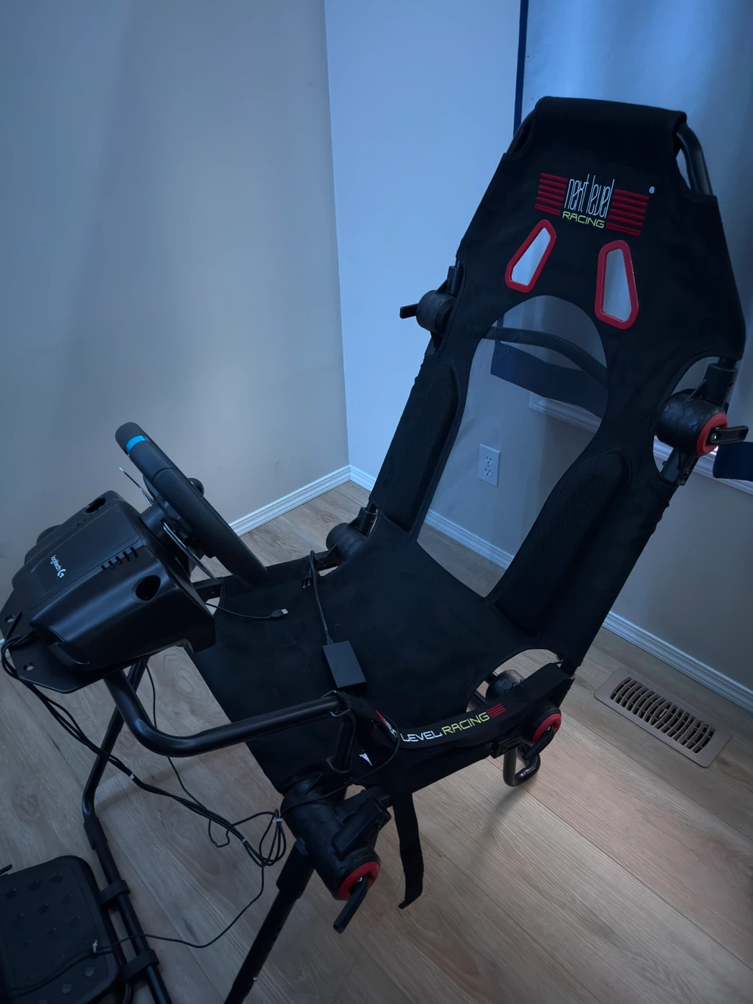 Logitech G29+shifter+Next Level Racing cockpit