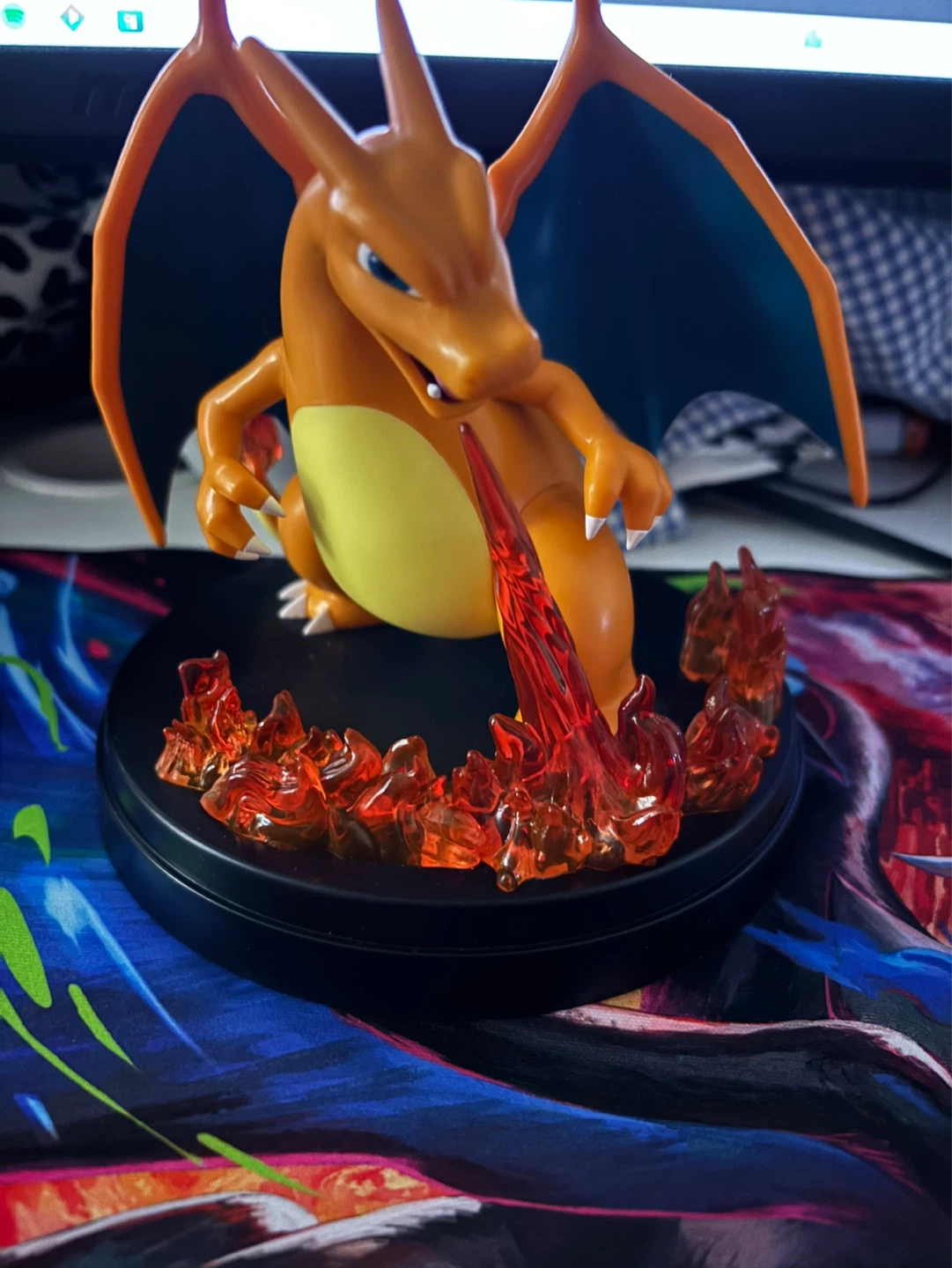 Charizard figurine - photo 2