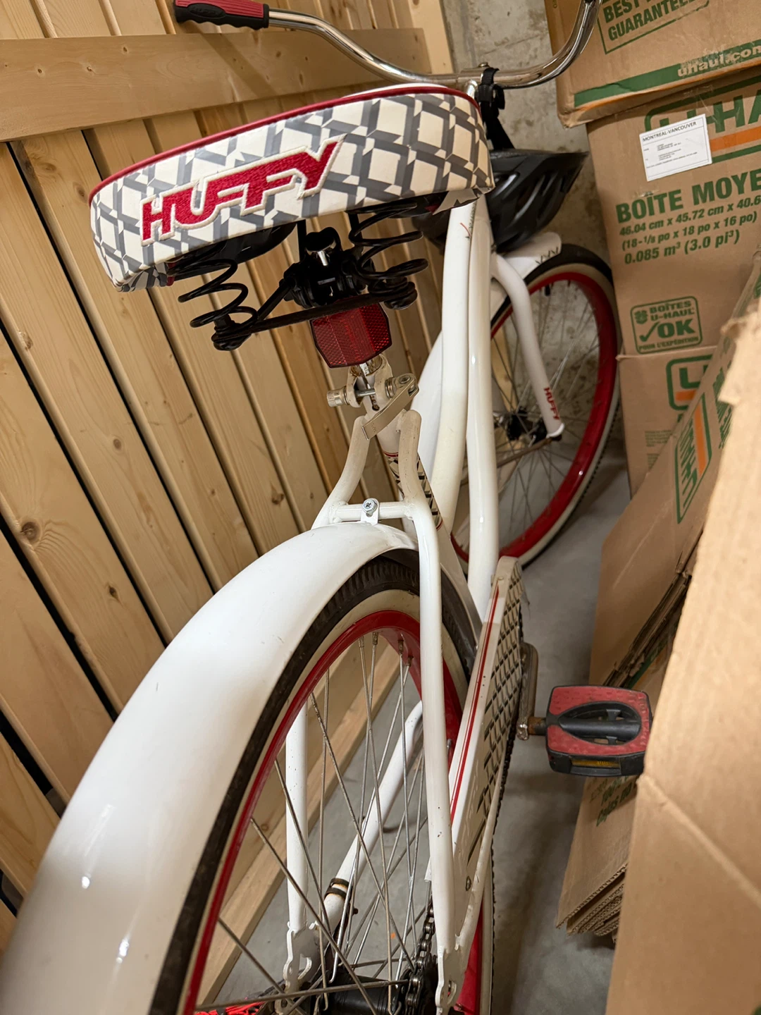 Beautiful White Cruiser Bike – Comfortable & Stylish - photo 2