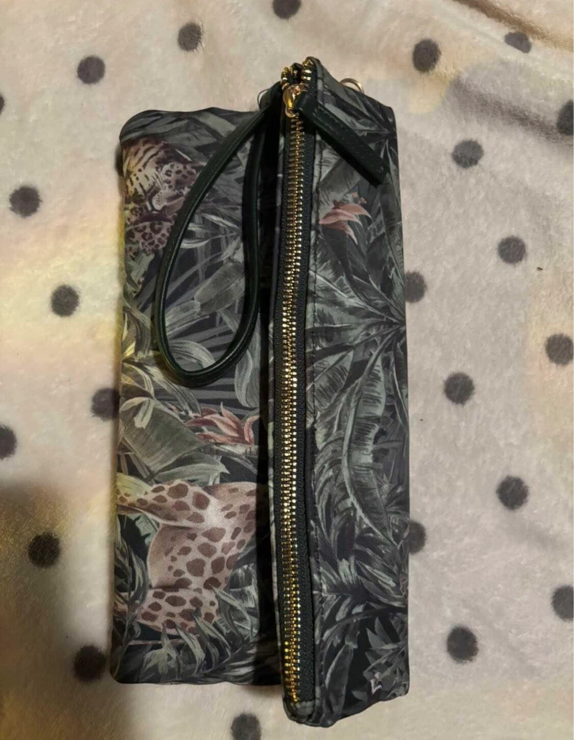 Clutch purse with jungle print and wrist strap - photo 2