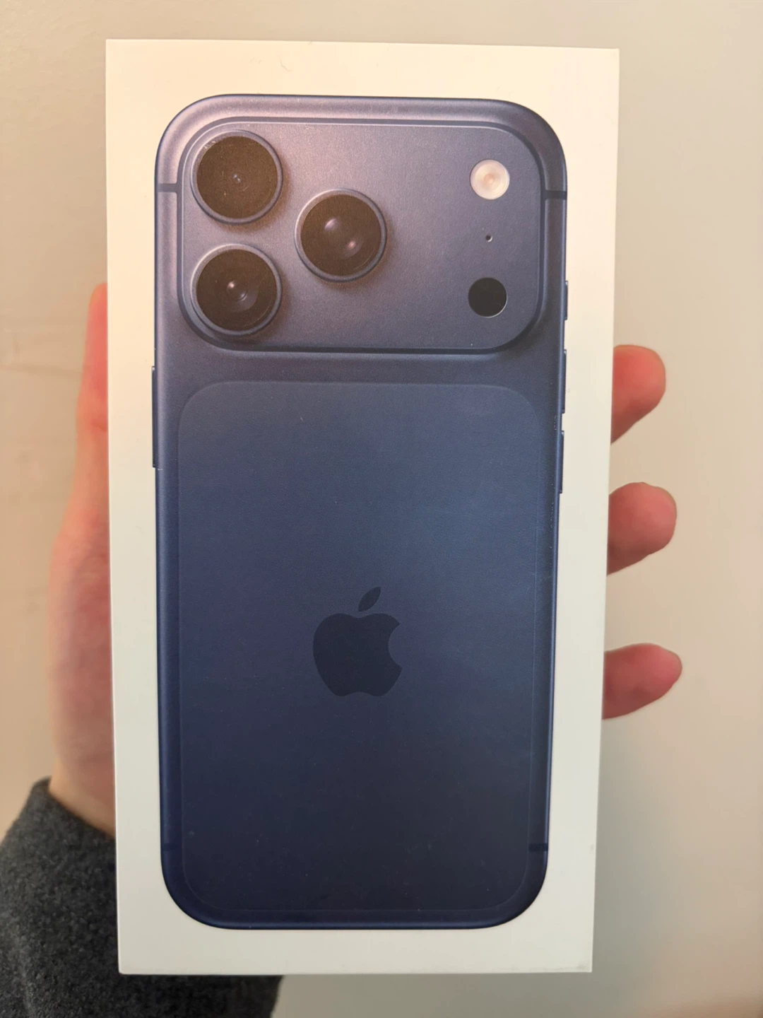 iPhone 17 Pro 512GB Deep Blue - photo 2