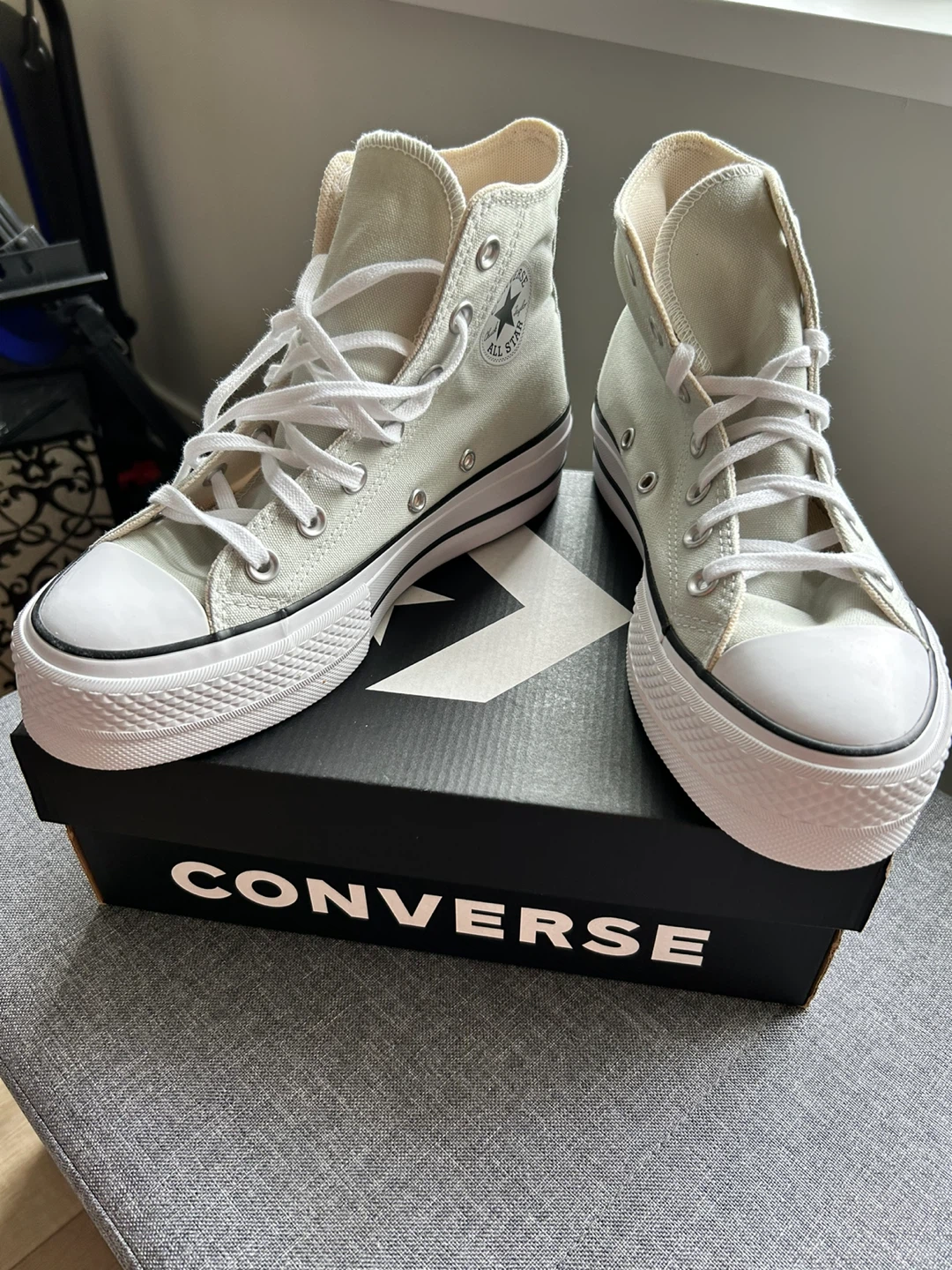 Brand new Converse Chuck Taylor All Star Lift Hi Sneakers