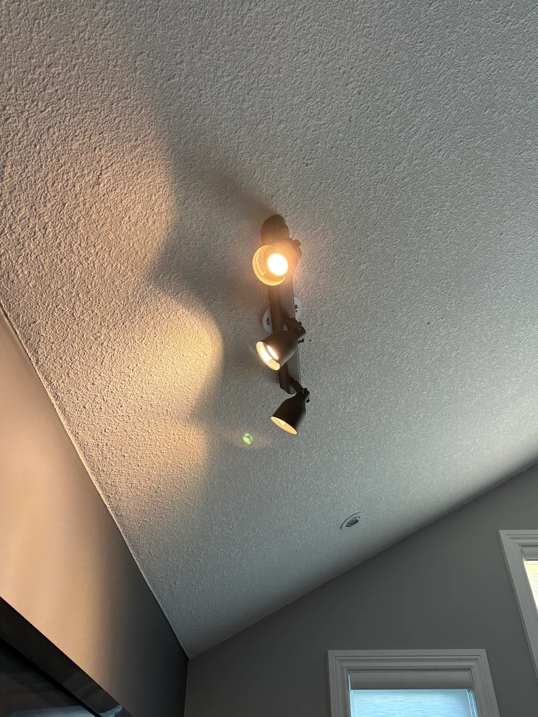3-Light Track Lighting Fixture - photo 2