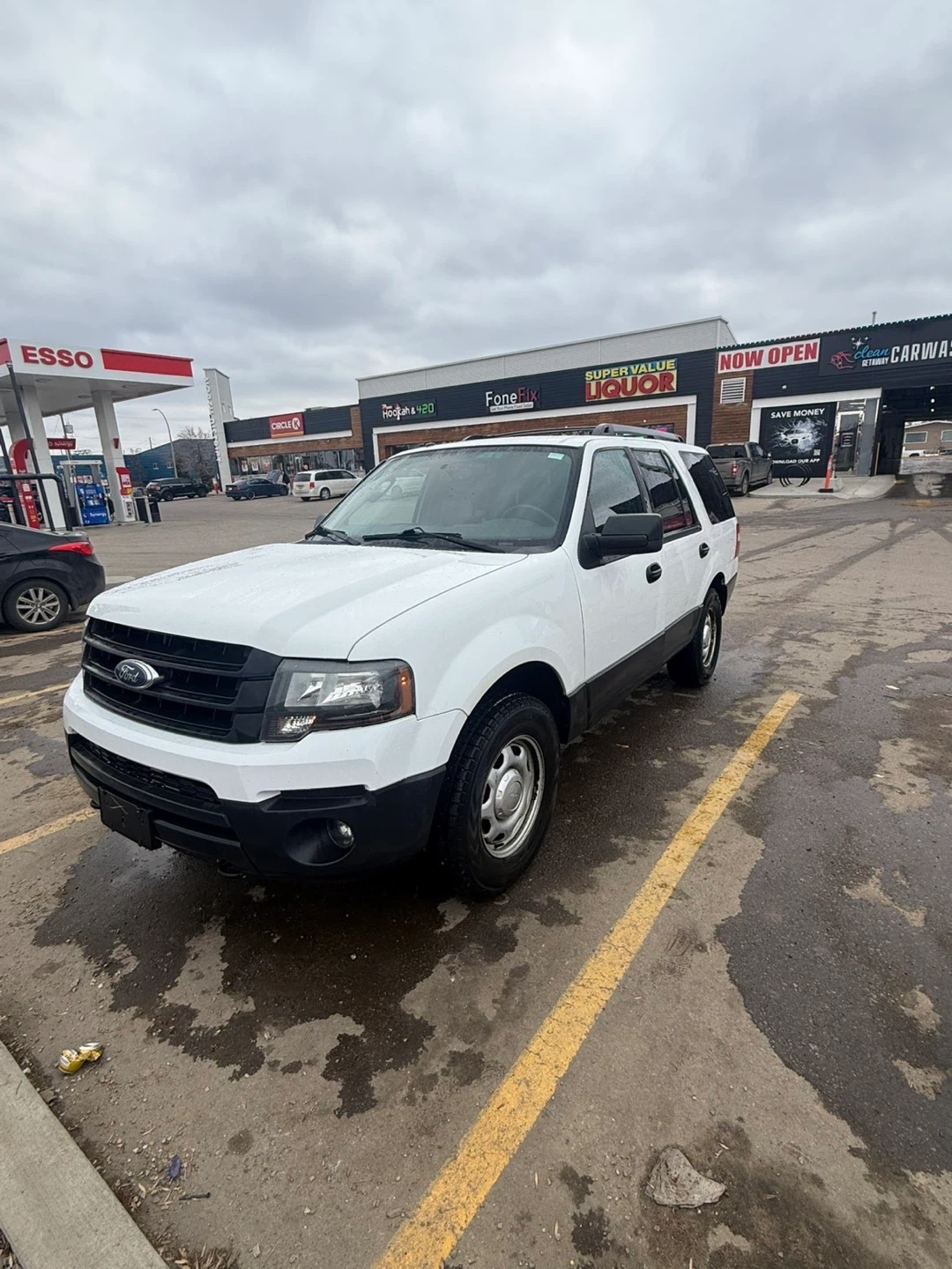 White Ford Expedition - photo 5