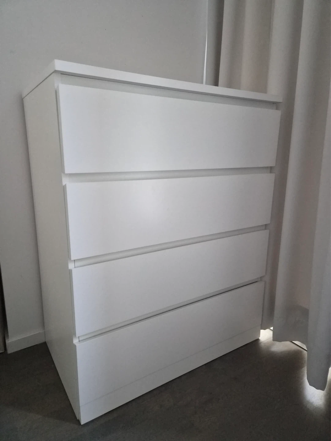 [Like NEW!] IKEA MALM 4 drawer chest White