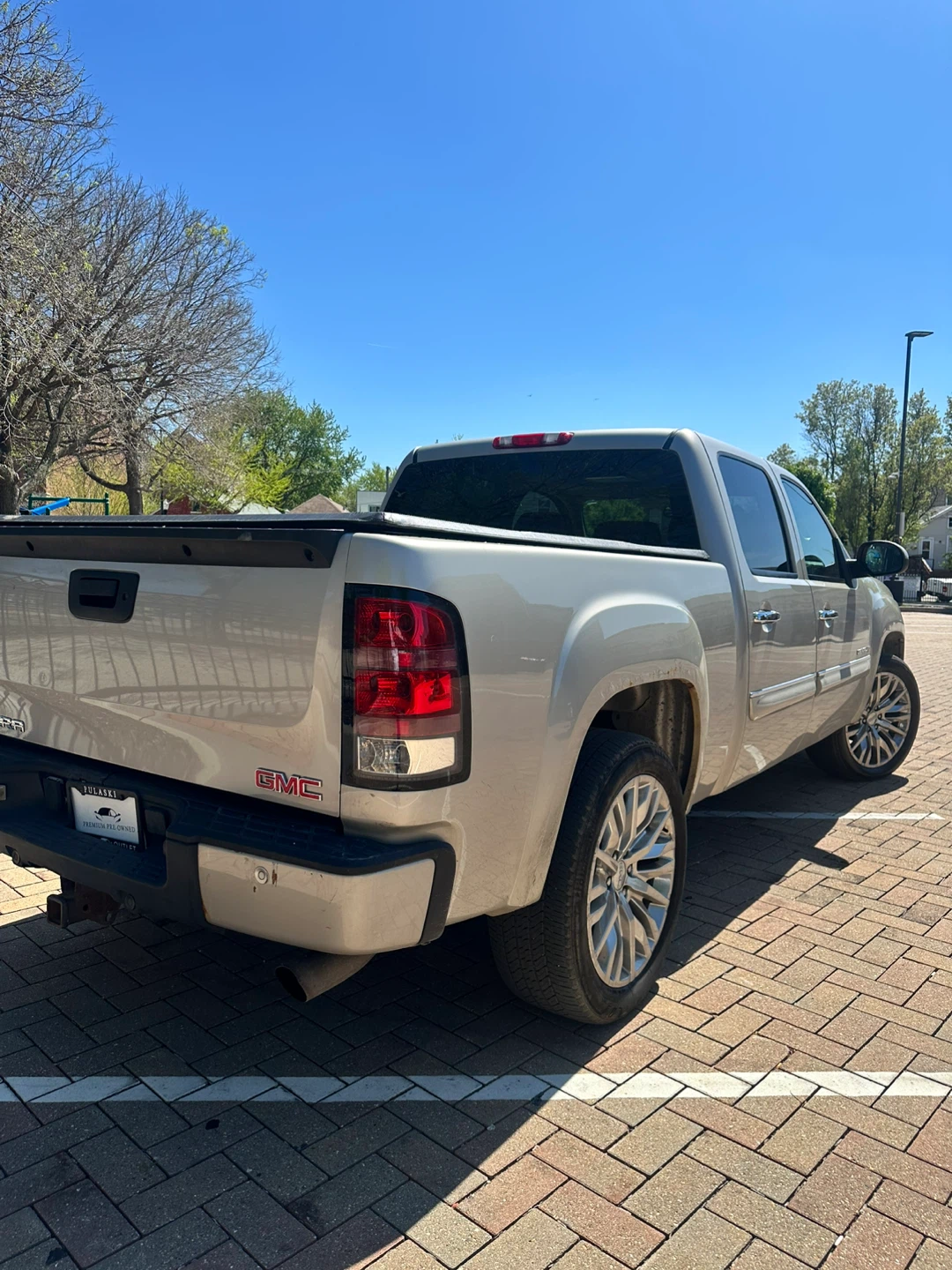 2007 GMC Sierra Denali Truck - photo 4