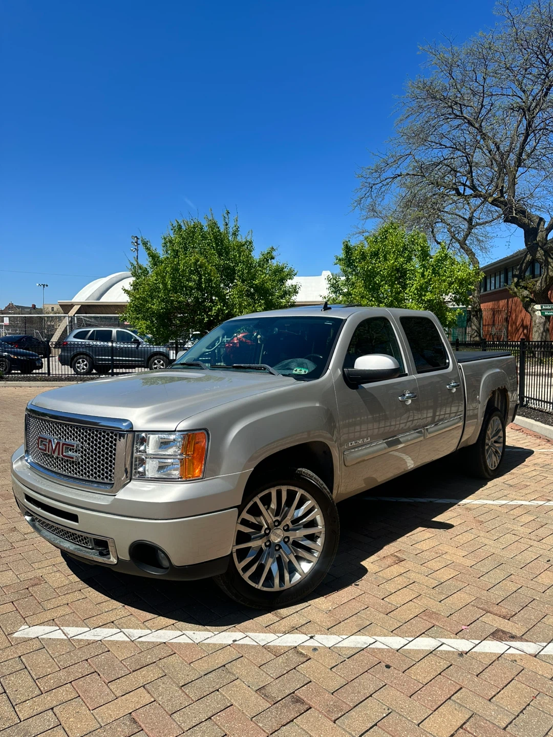 2007 GMC Sierra Denali Truck - photo 3