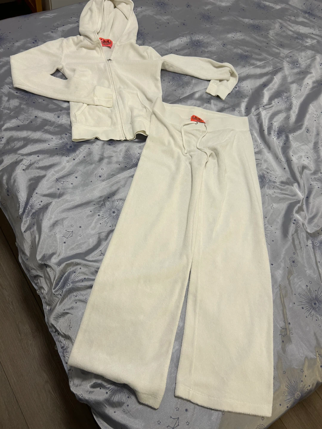 White Juicy Couture Tracksuit - photo 2