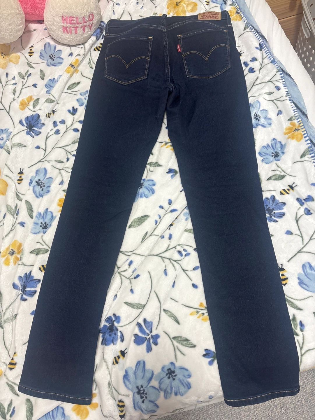 Levi's Women's Dark Wash Denim Jeans Size 28 - photo 2