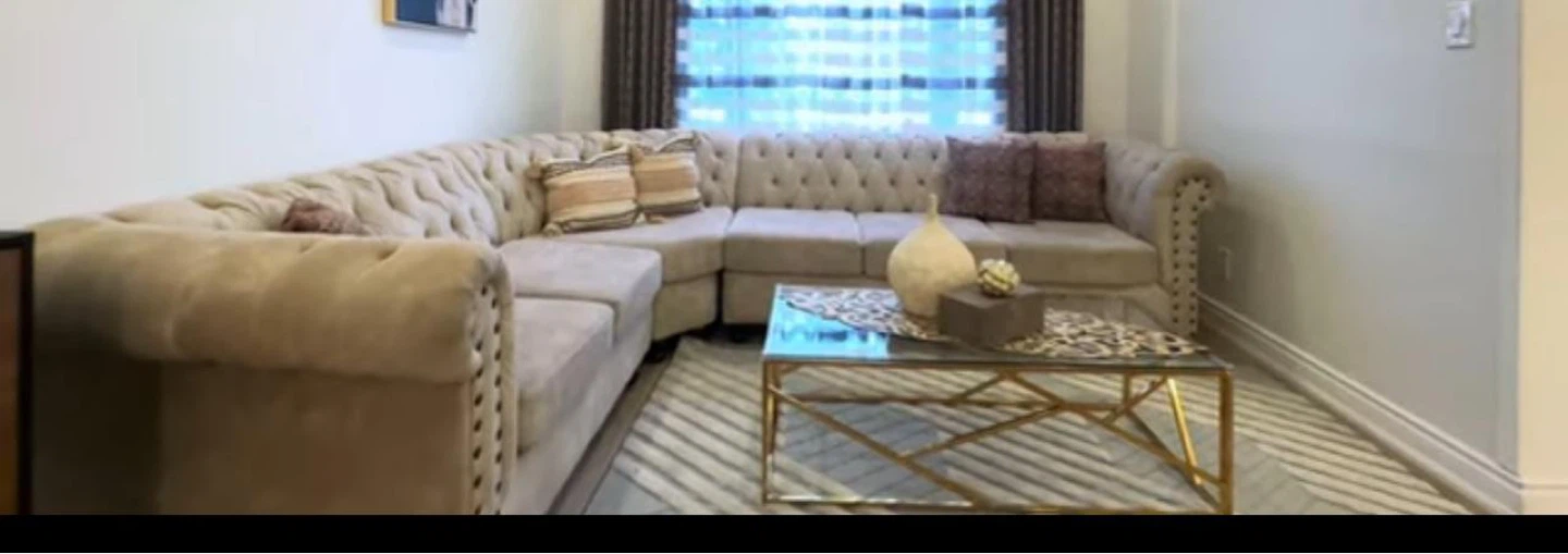 Tufted Sectional Sofa - photo 2