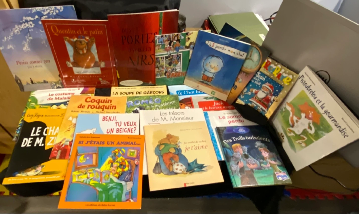 Collection of French Children's Books - photo 2