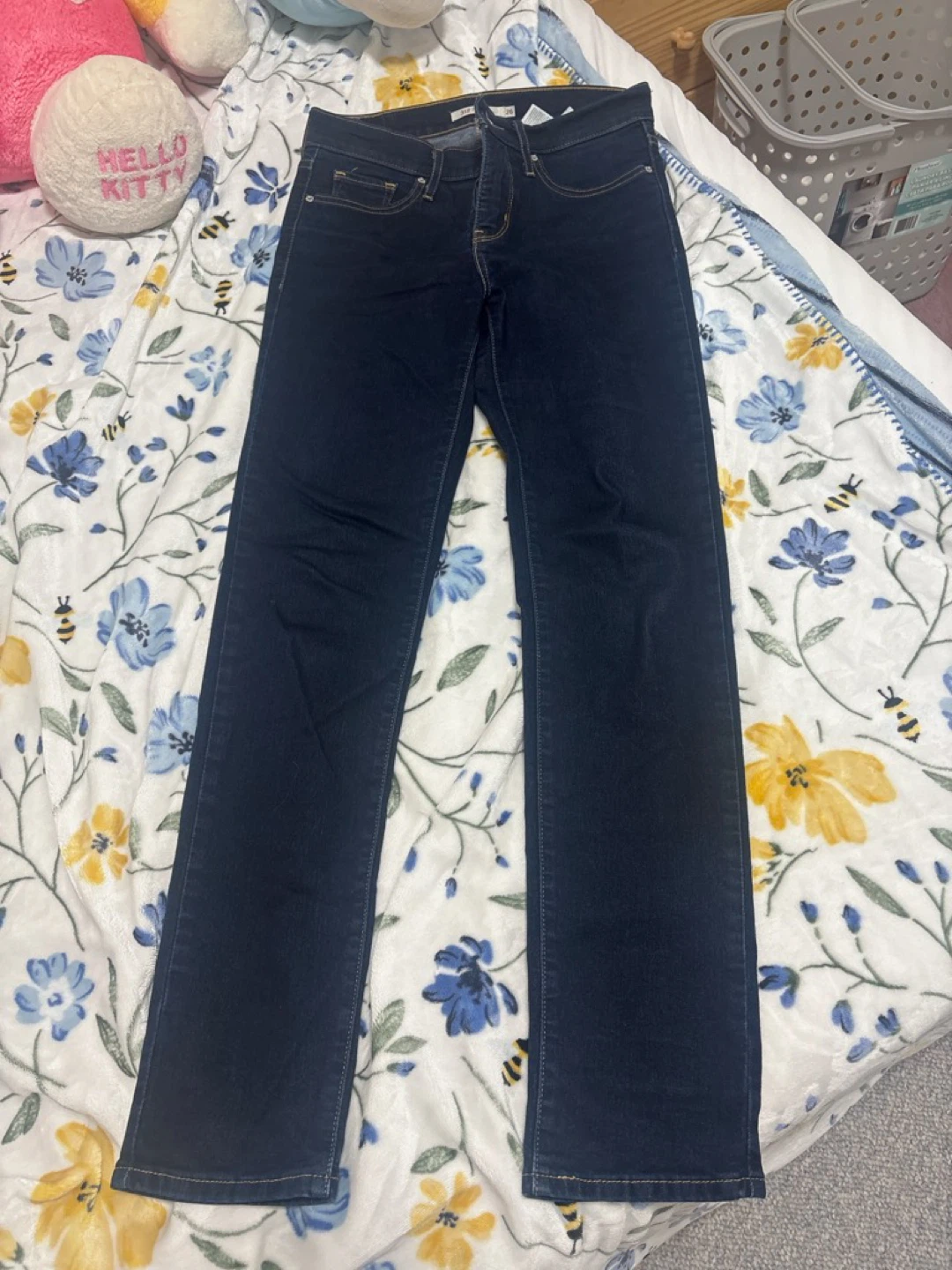 Levi's Women's Dark Wash Jeans - Size 28x32
