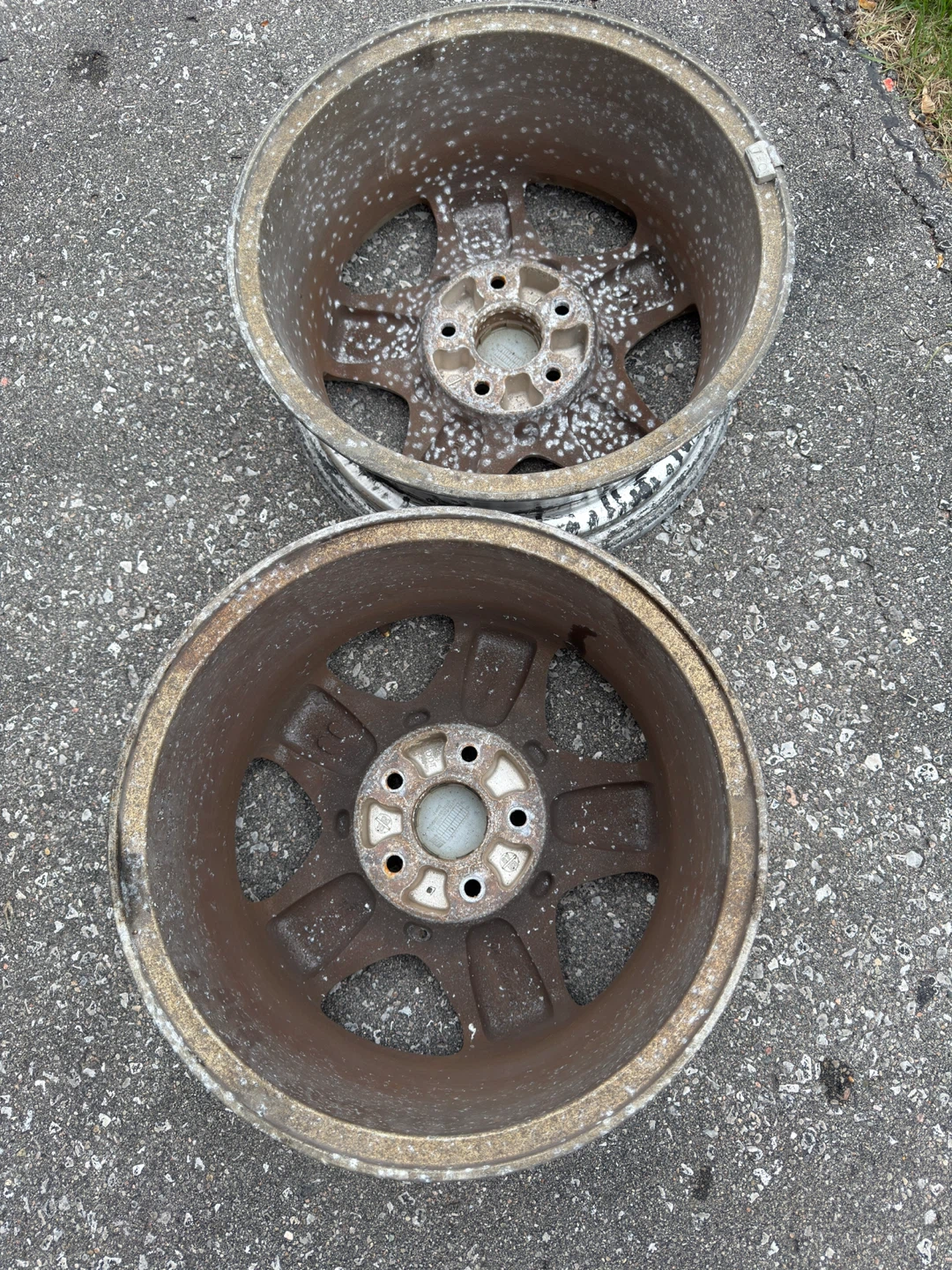 2 Rims for sale