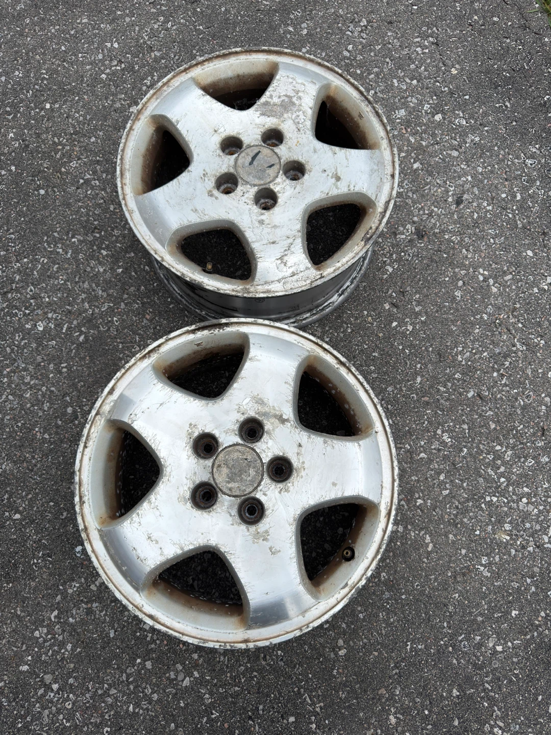 2 Rims for sale - photo 3