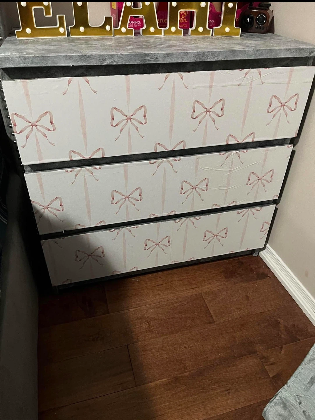 Dresser with Bow Design - 3 Drawers - photo 2