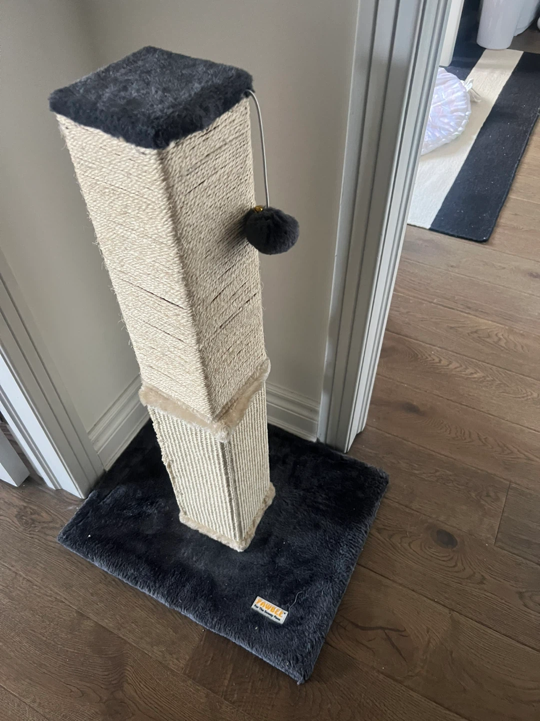 32” Cat Scratching Post