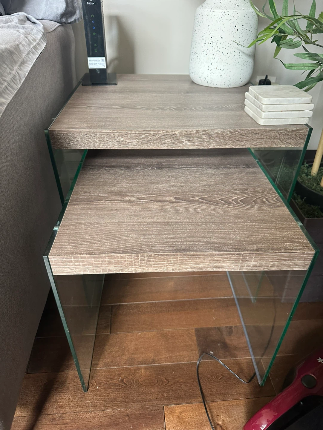 Coffee table and matching nesting side tables light wood/glass - photo 4