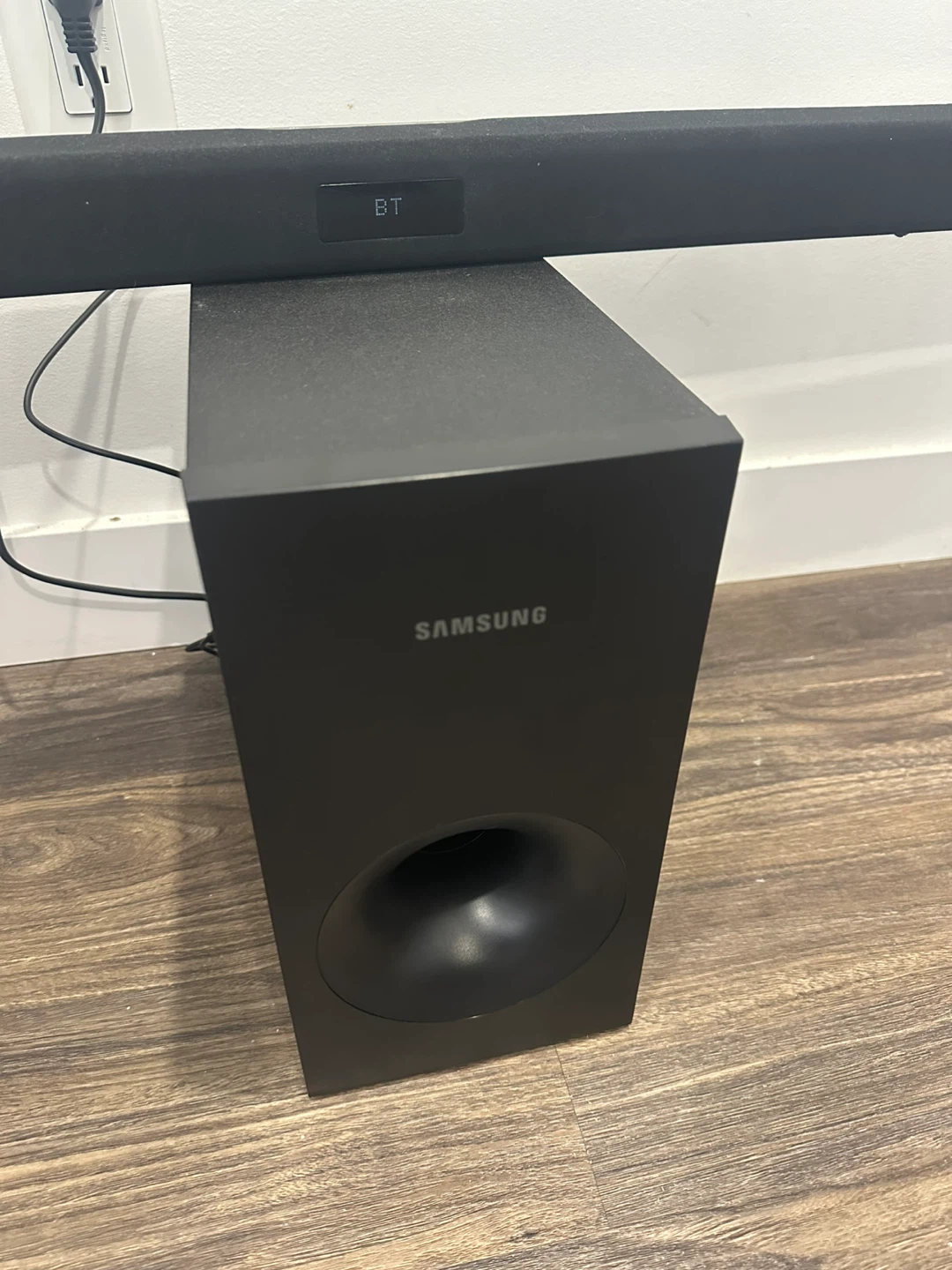 SAMSUNG SOUNDBAR COMES WITH SUBWOOFER - photo 4