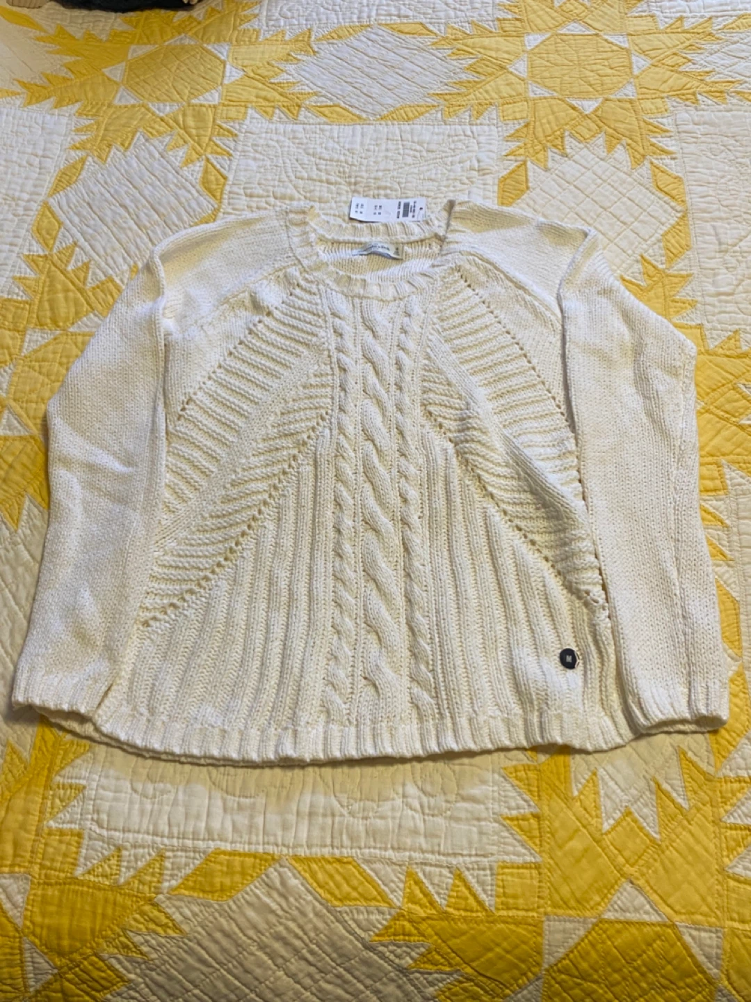 Women’s Abercrombie and Fitch cable-knit sweater, size M - photo 5