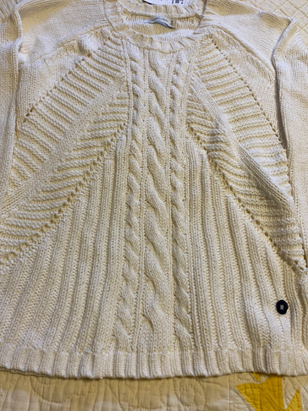 Women’s Abercrombie and Fitch cable-knit sweater, size M - photo 3