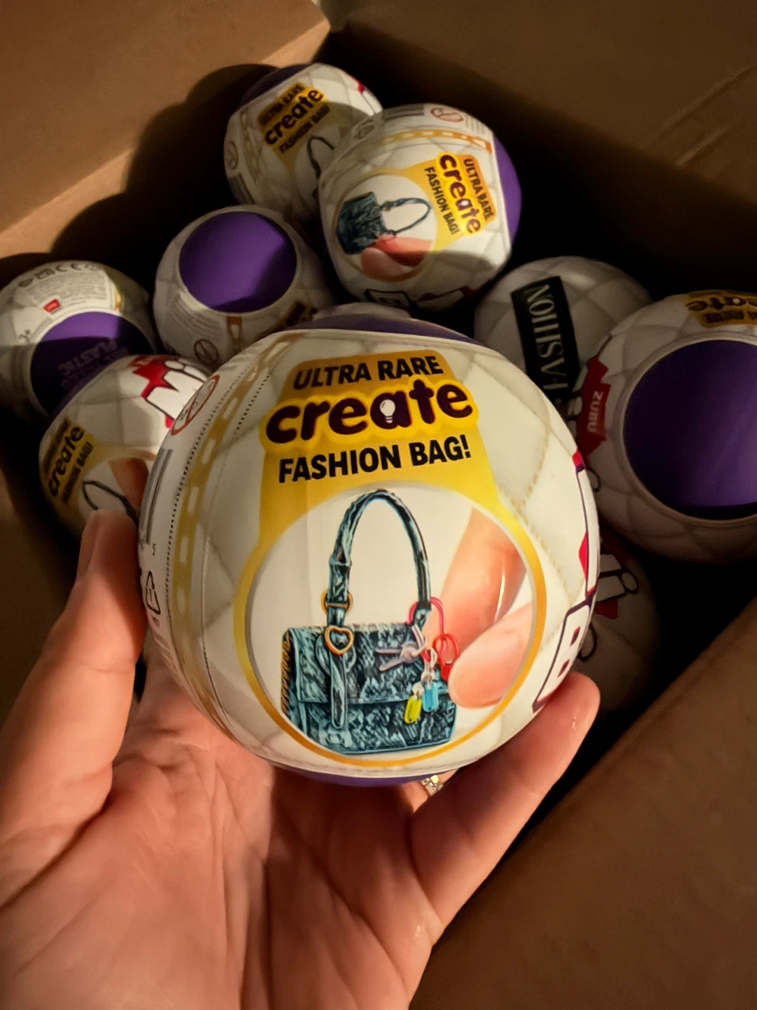 Mini Brands Create Fashion Bag Ultra Rare Collectible Toy - photo 3