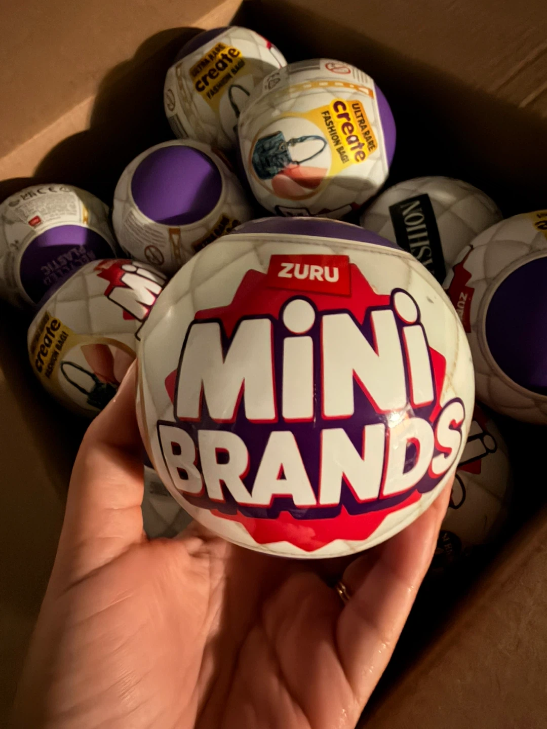 Mini Brands Create Fashion Bag Ultra Rare Collectible Toy - photo 2