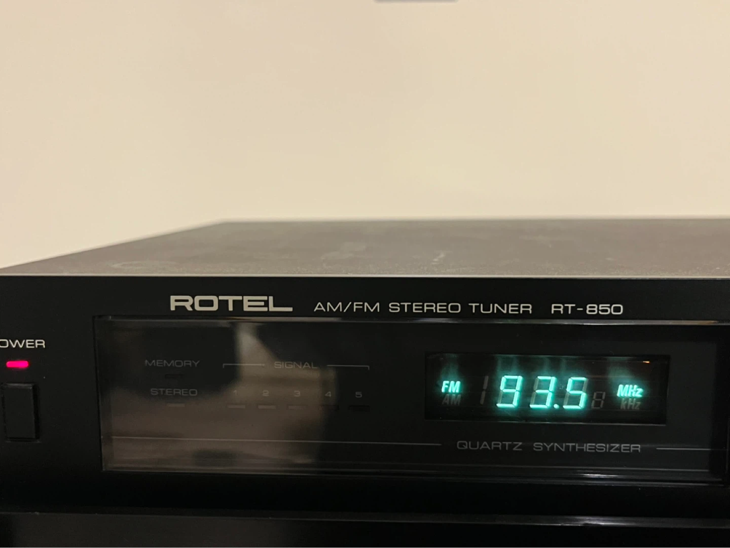 Rotel RT-850 AM/FM Stereo Tuner