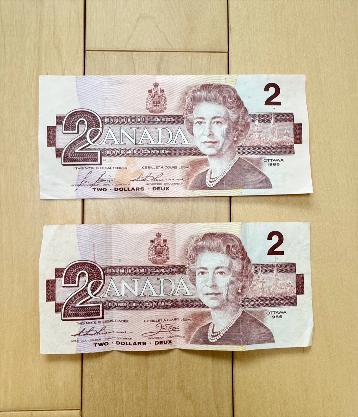 Vintage $1 and $2 Canadian Bills - photo 5