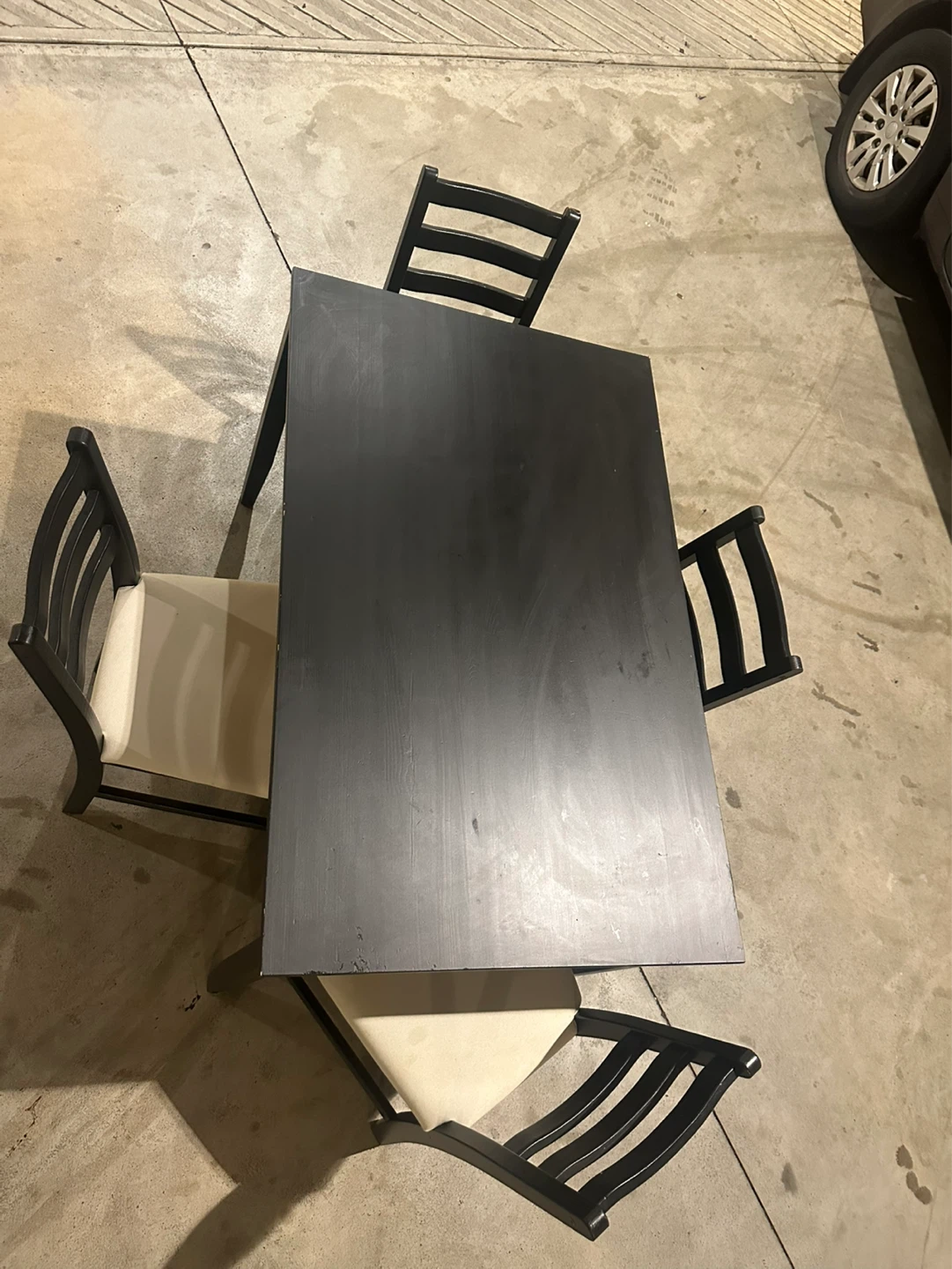 Black table and 4 chairs *FREE DELIVERY