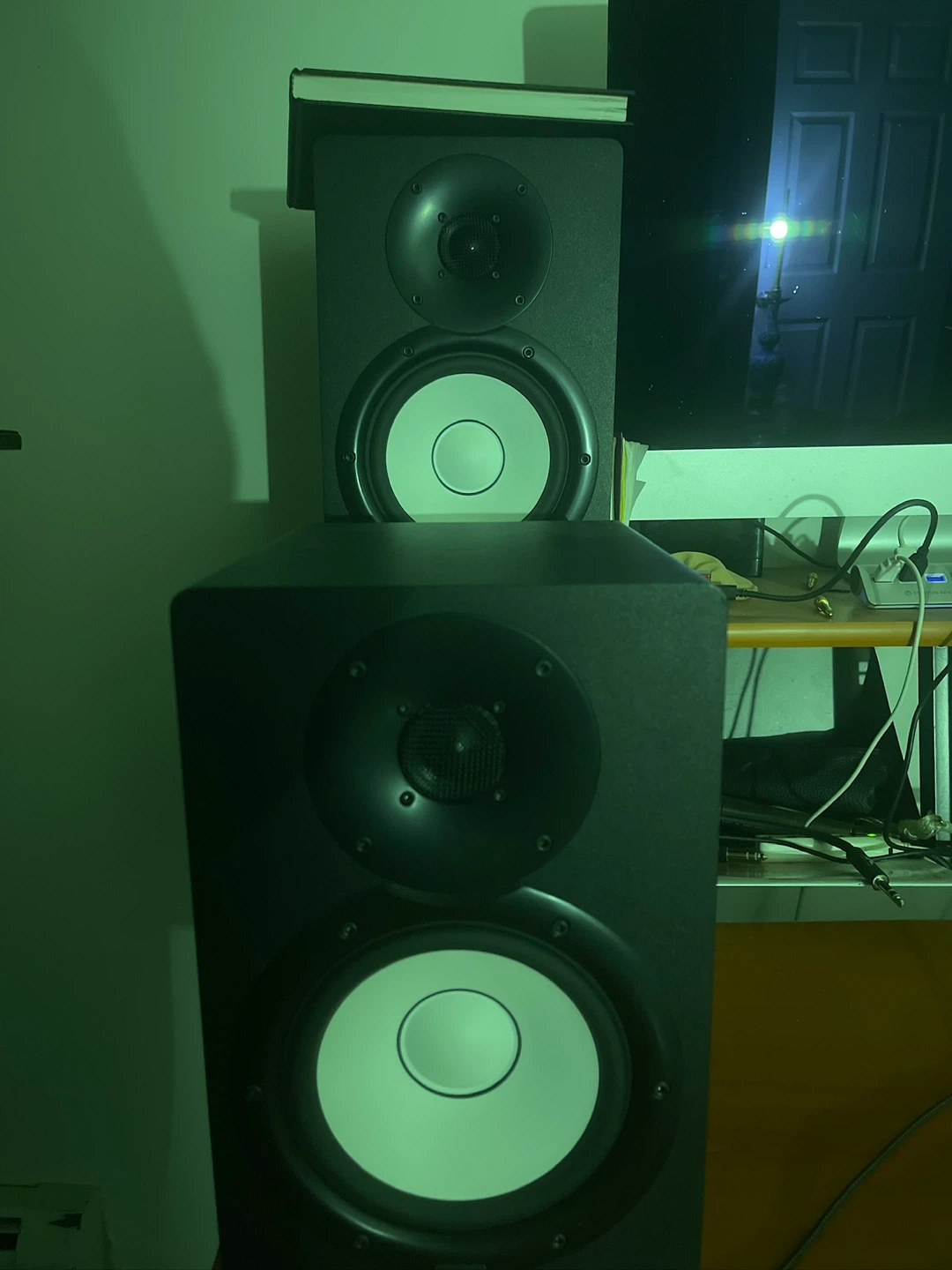Yamaha HS7 Studio Monitor Speakers