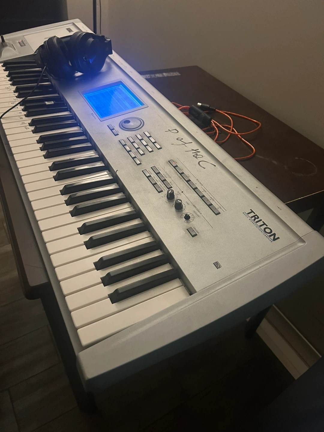 Korg Triton Extreme Synthesizer Keyboard - photo 4
