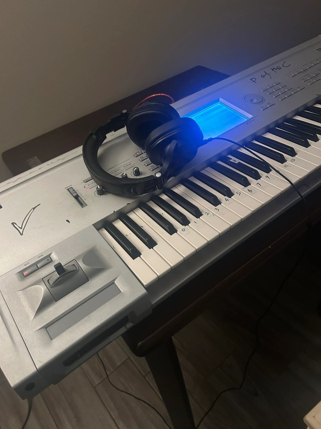 Korg Triton Extreme Synthesizer Keyboard - photo 2